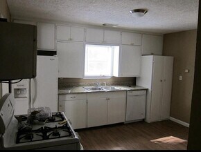 2726 Sinclair St in Pasadena, TX - Building Photo - Building Photo