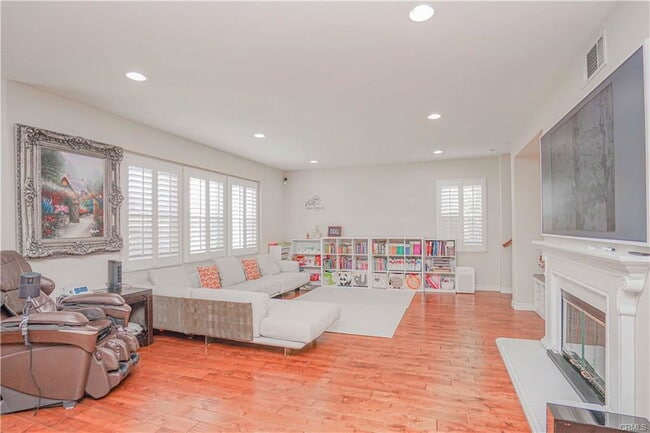 property at 1405 Starbuck St