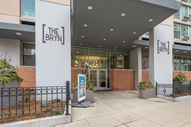 The Bryn - 5600 N Sheridan Rd in Chicago, IL - Building Photo - Building Photo