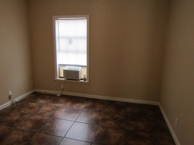 740 E Irby St in Beaumont, TX - Building Photo - Building Photo