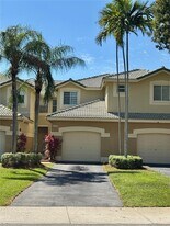 2469 Cordoba Bend in Weston, FL - Building Photo