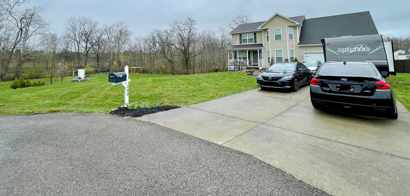 130 Luke Ct in Rineyville, KY - Building Photo