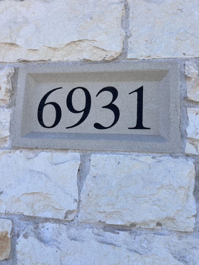 6931 11th St in Lubbock, TX - Building Photo - Building Photo