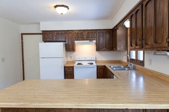 965 Sherman Rd in Hudson, WI - Building Photo - Building Photo