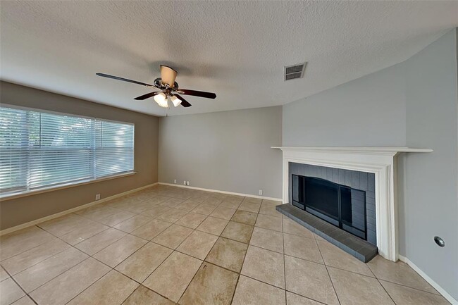 13547 Naples Bridge Rd in Sugar Land, TX - Building Photo - Building Photo