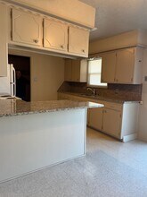 3011 NE Cimarron Trail in Lawton, OK - Building Photo - Building Photo