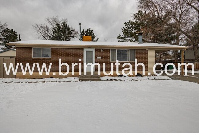 property at 775 E Johnsonway Dr