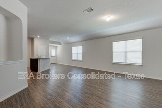 121 Little Wichita in Cibolo, TX - Building Photo - Building Photo