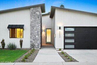 4002 N 33rd Pl in Phoenix, AZ - Foto de edificio - Building Photo