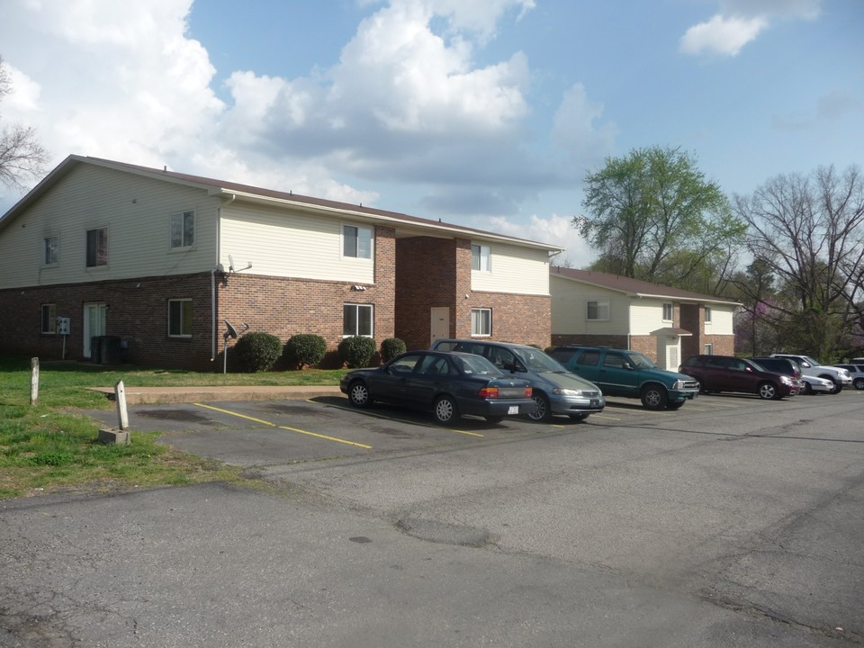 Maple Ridge  Apartments in Mayodan, NC - Building Photo