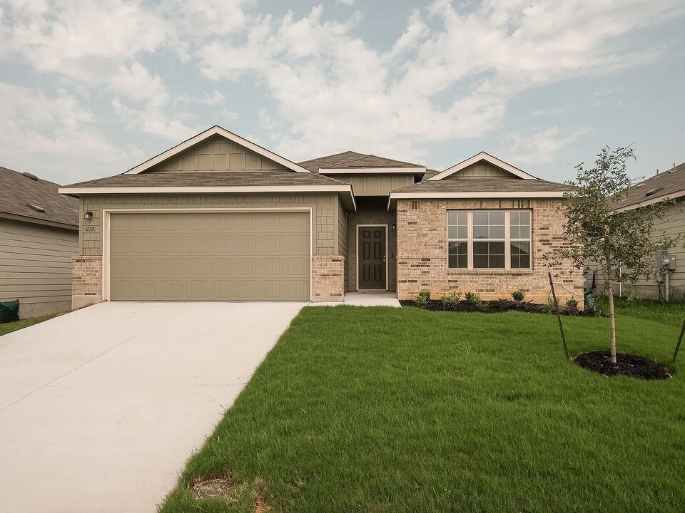 608 Cypress Arbor in Seguin, TX - Building Photo