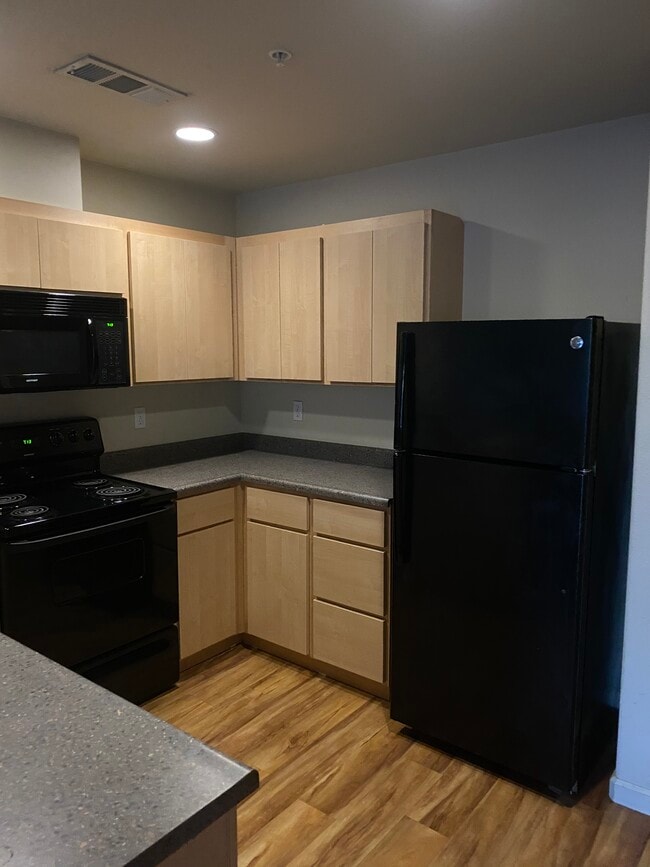 1300 Market St, Unit 205