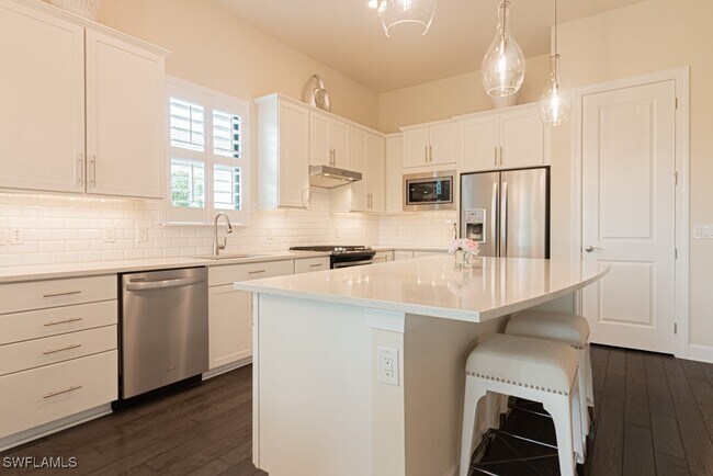 19100 Marquesa Dr in Miromar Lakes, FL - Building Photo - Building Photo