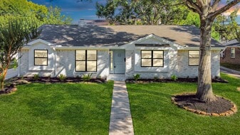 5914 Warm Springs Rd in Houston, TX - Building Photo