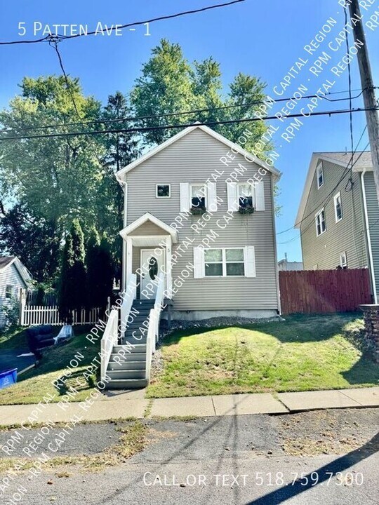 5 Patten Ave in Rensselaer, NY - Building Photo