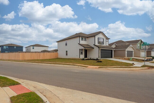 407 Forsythia in New Braunfels, TX - Building Photo - Building Photo