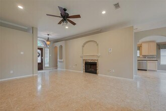 9502 Willow Crossing Dr in Houston, TX - Building Photo - Building Photo