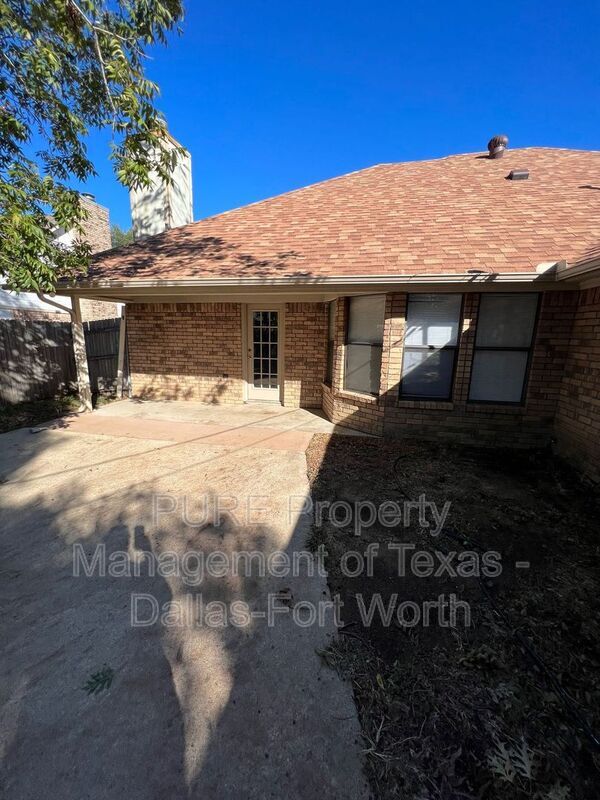 7337 Post Oak Dr in North Richland Hills, TX - Building Photo - Building Photo