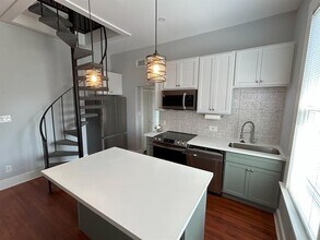 19 Hyde Park Blvd in Houston, TX - Building Photo - Building Photo