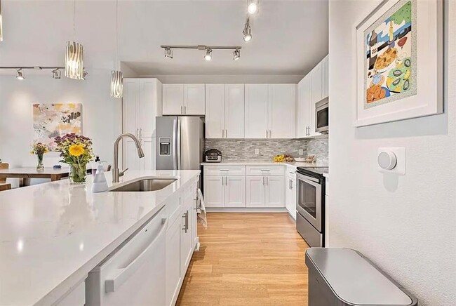 property at 1900 Barton Springs Rd