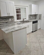 12191 Broadleaf Ct in Wellington, FL - Building Photo - Building Photo