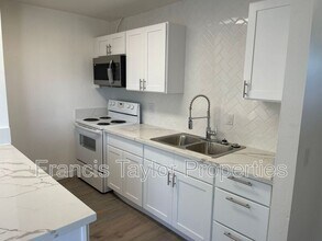 424 Plymouth Dr in Vista, CA - Building Photo - Building Photo