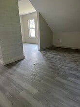 11401 Continental Ave in Cleveland, OH - Building Photo - Building Photo