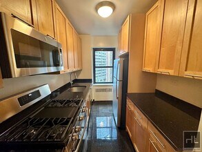 EAST 55 STREET in New York, NY - Building Photo - Building Photo