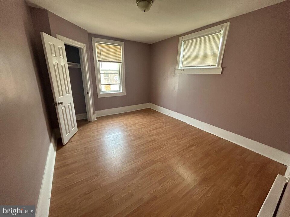 1833 W Rockland St in Philadelphia, PA - Building Photo