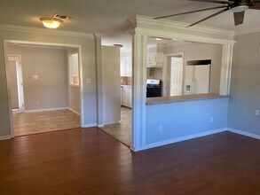 5745 Roma Dr in Shreveport, LA - Building Photo - Building Photo