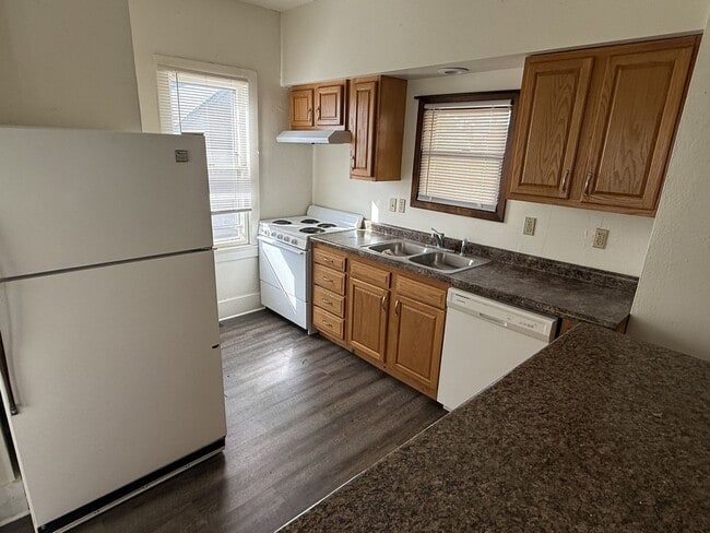 213 4th St NE in Watertown, SD - Building Photo - Building Photo