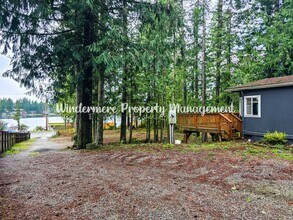 222 Gold Creek Rd NW in Bremerton, WA - Building Photo - Building Photo
