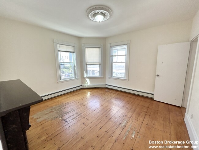 2 Folsom Ave, Unit 2 in Boston, MA - Building Photo - Building Photo