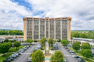 Valley Forge Towers West in King of Prussia, PA - Foto de edificio - Building Photo