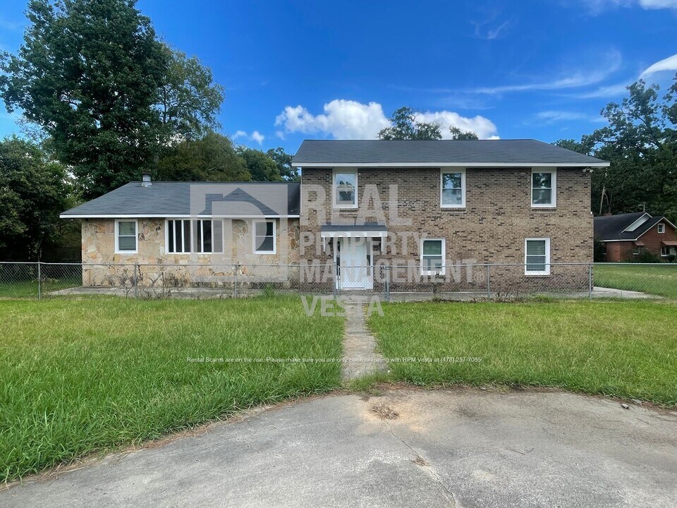 6712 Hawkinsville Rd in Macon, GA - Building Photo