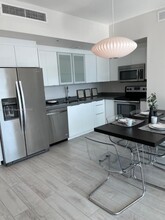 Unit 3407 in Miami, FL - Foto de edificio - Building Photo