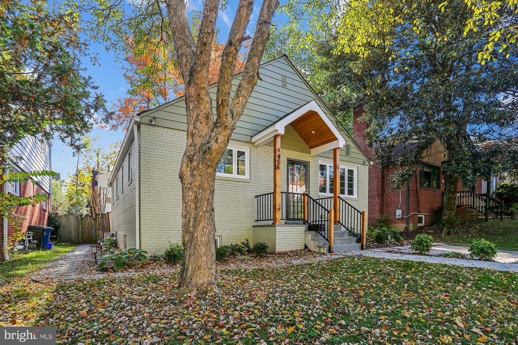 4406 Rosedale Ave in Bethesda, MD - Building Photo