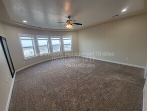 2348 W 49th Ave in Kennewick, WA - Building Photo - Building Photo