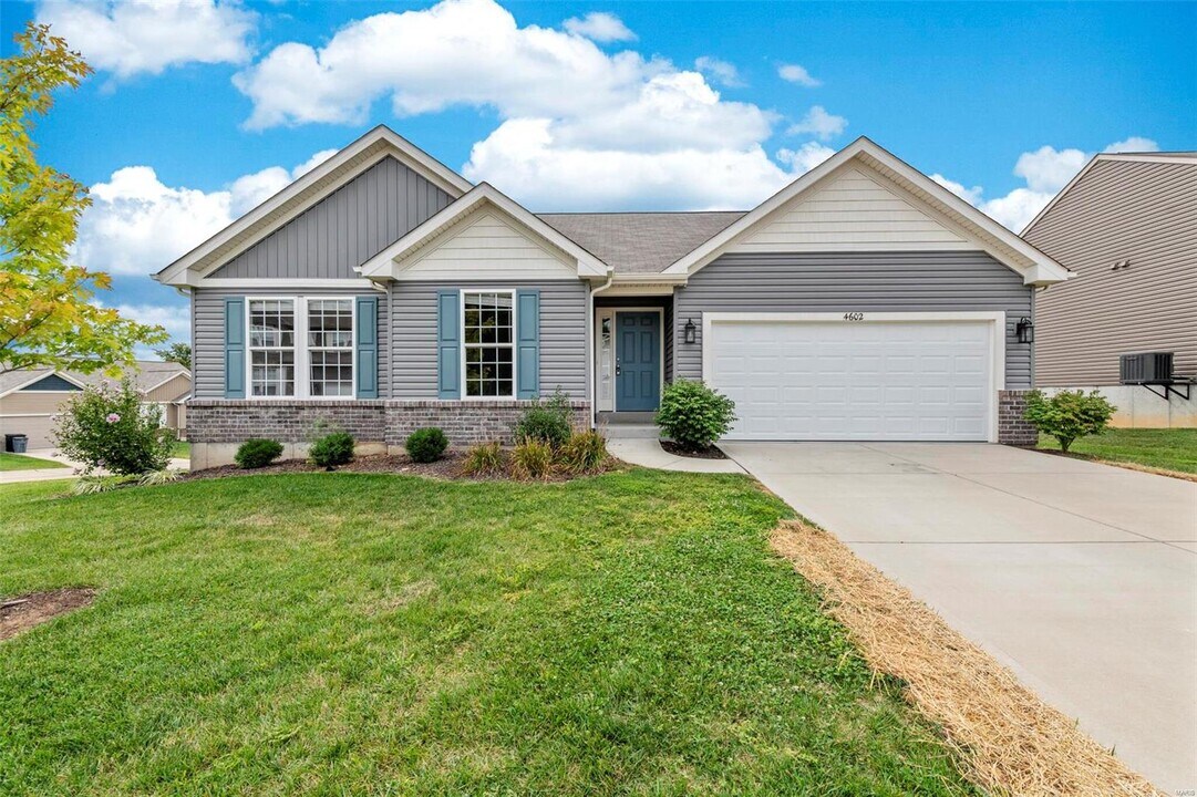 4602 Siesta Dr in Imperial, MO - Building Photo
