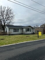 912 Mann Ave in Rensselaer, NY - Building Photo
