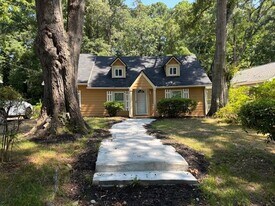 2523 Hood Ave NW in Atlanta, GA - Building Photo