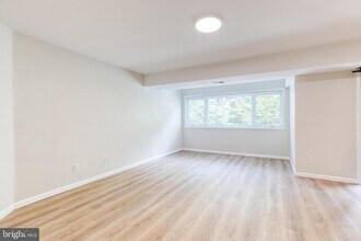 6905 Jones View Dr in Baltimore, MD - Building Photo - Building Photo