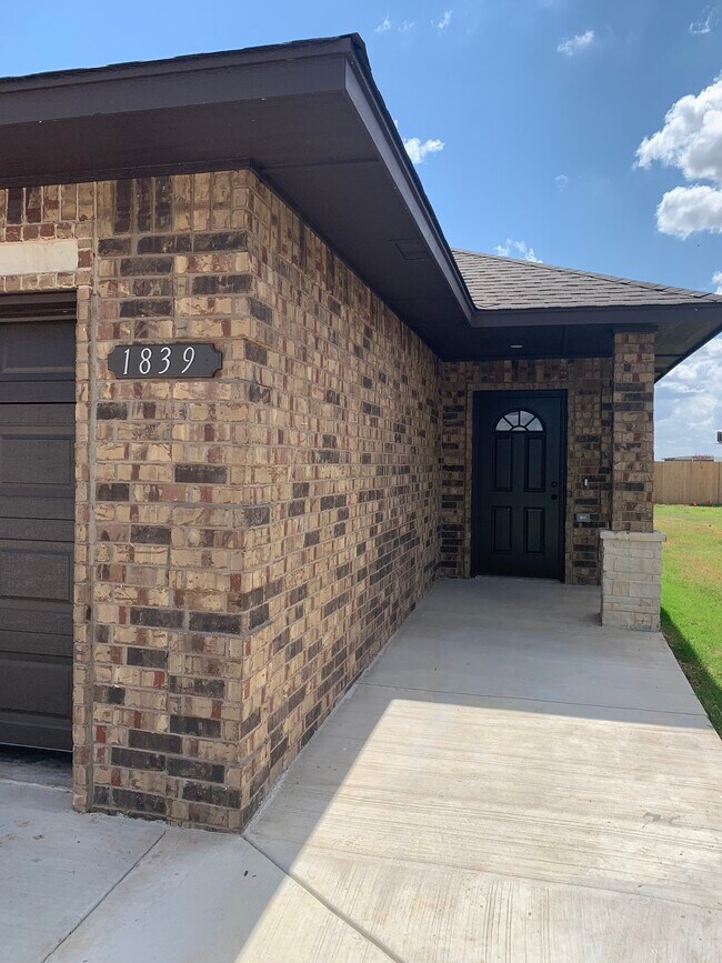 1839 Cypress Ln in El Reno, OK - Building Photo - Building Photo