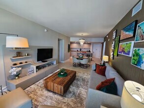 4111 S Ocean Dr in Hollywood, FL - Building Photo - Building Photo