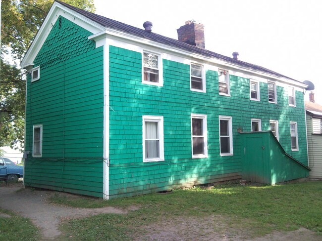 519 W Dominick St in Rome, NY - Building Photo - Building Photo