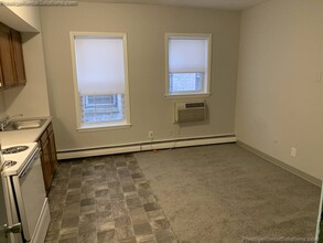 30 S Huntington Ave, Unit 3 in Boston, MA - Building Photo - Building Photo