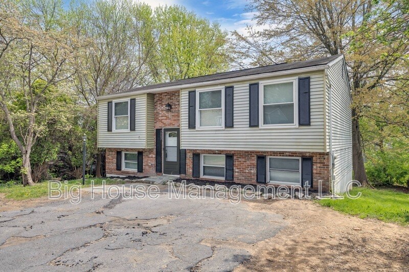 7003 Rock Creek Dr in Frederick, MD - Building Photo