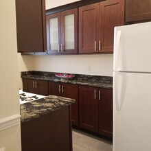 15 Glenville Avenue in Allston, MA - Foto de edificio - Building Photo