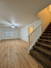 884 S Green Point Trce in Fayetteville, AR - Foto de edificio - Building Photo