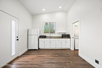 4009 N 13th Ave in Phoenix, AZ - Foto de edificio - Building Photo